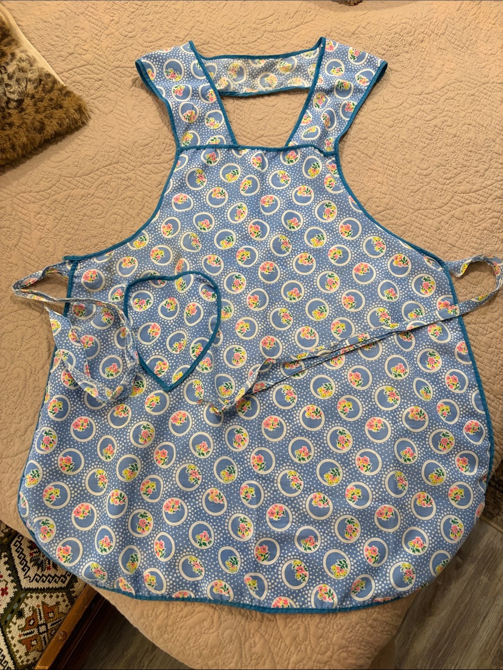 VINTAGE Blue Full Coverage Apron